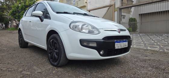 FIAT PUNTO 1.6 ESSENCE 16V FLEX 4P MANUAL FIAT PUNTO 1.6 ESSENCE 16V FLEX 4P MANUAL